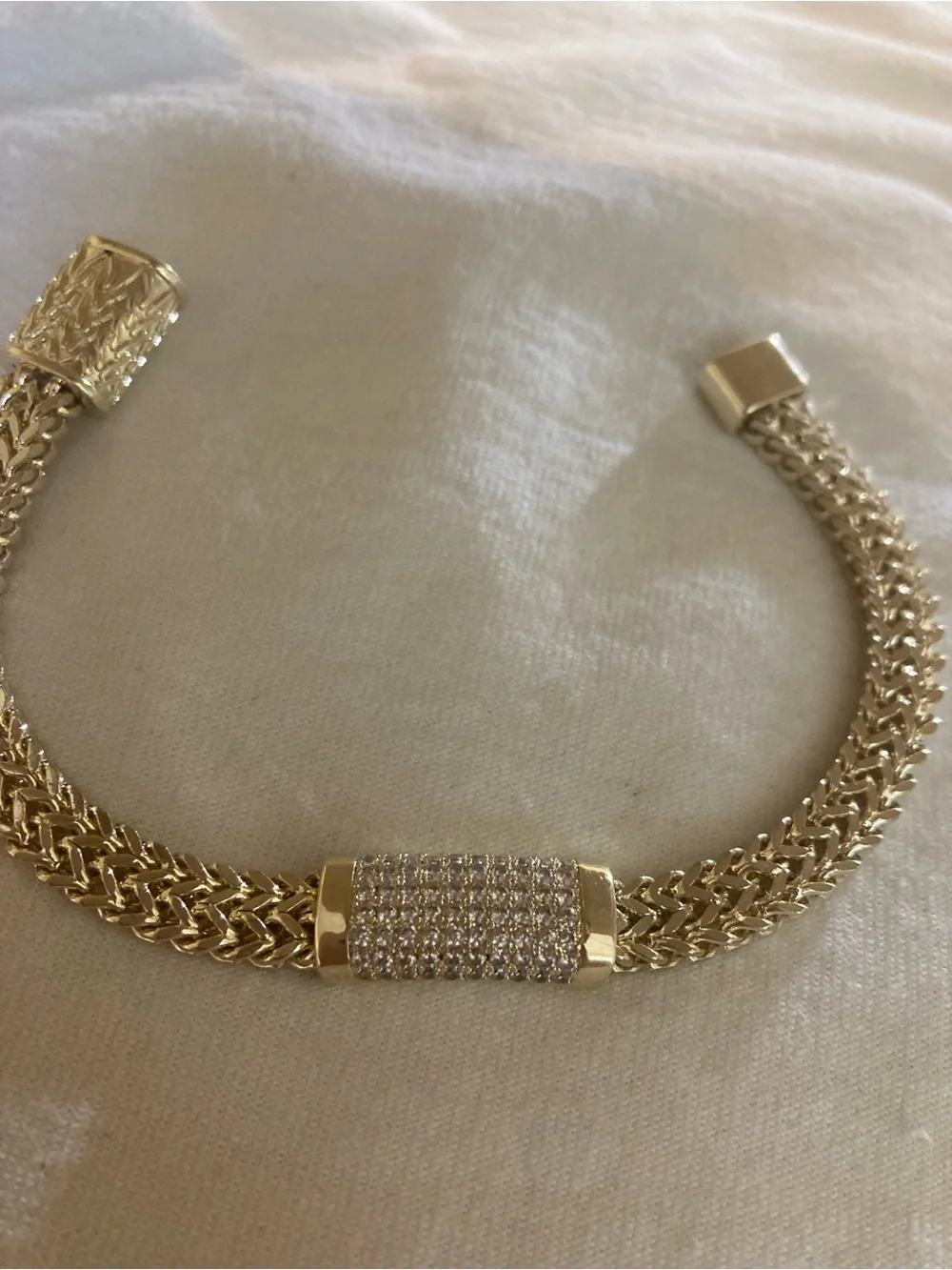 Pave’ Crystals Gold Tone Bracelet with Magnetic Clasp